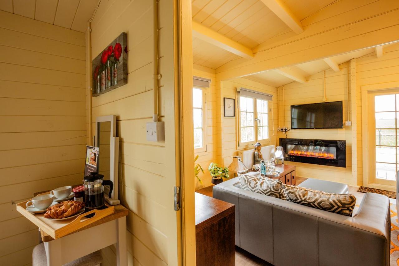 Sunset Log Cabin Sudbury  Exterior photo